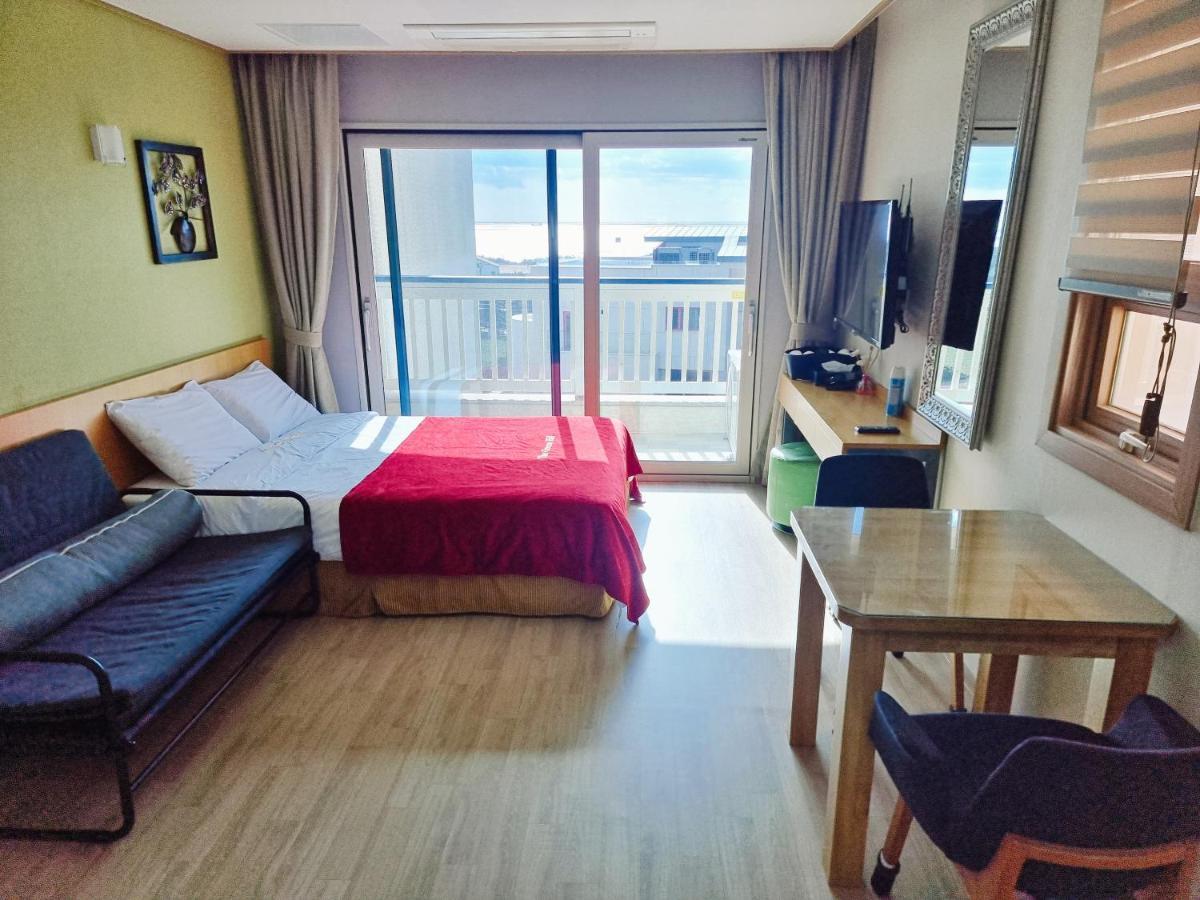Jeju The Ocean Hill Pension Seogwipo Ngoại thất bức ảnh