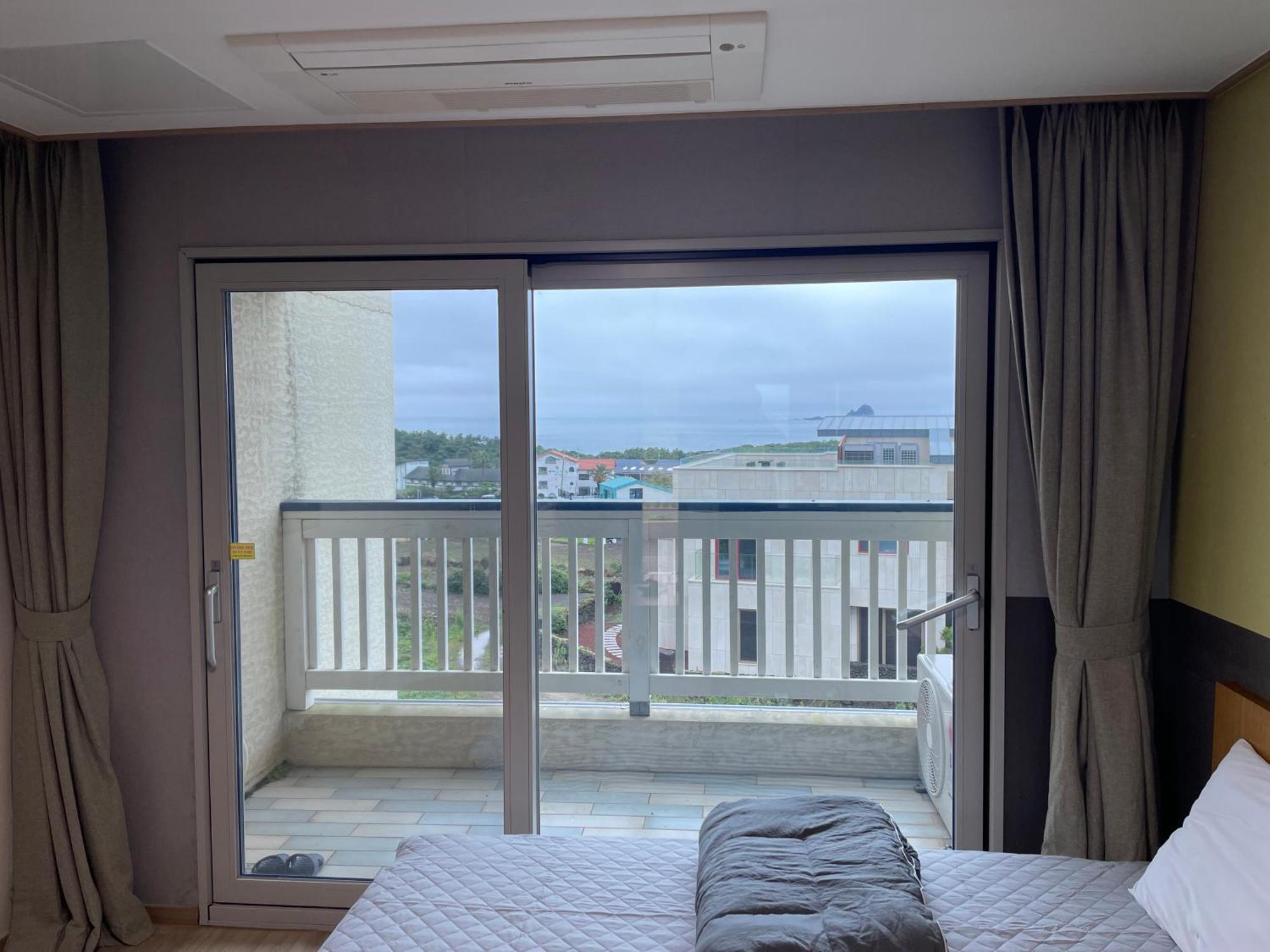 Jeju The Ocean Hill Pension Seogwipo Ngoại thất bức ảnh