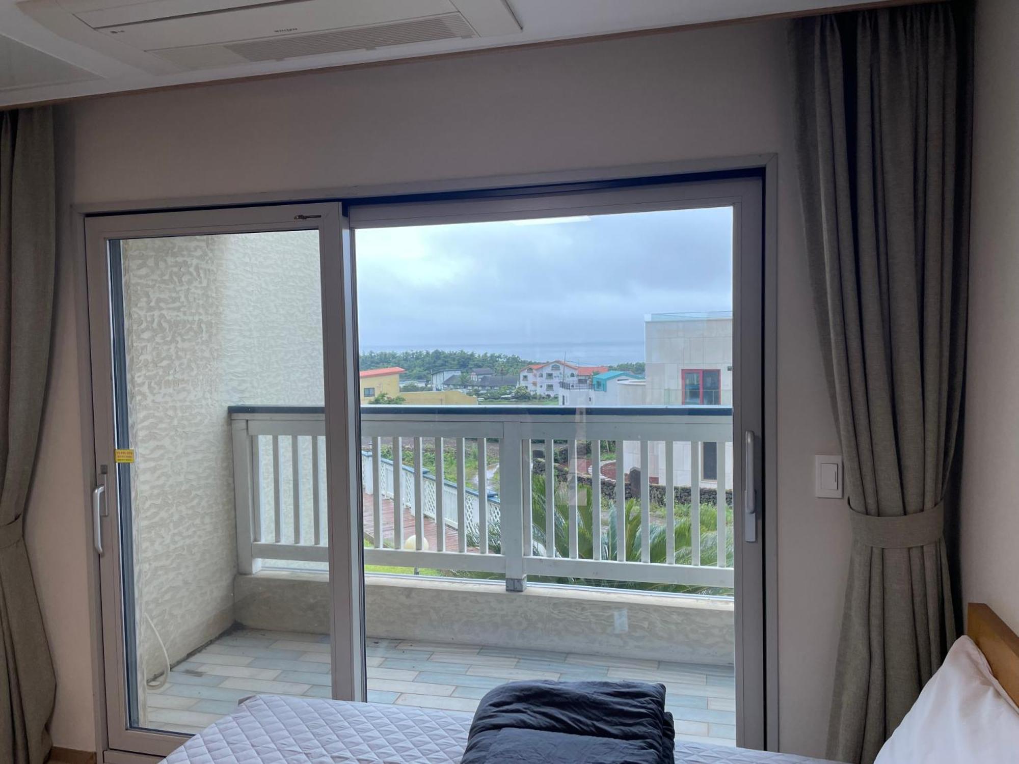 Jeju The Ocean Hill Pension Seogwipo Ngoại thất bức ảnh