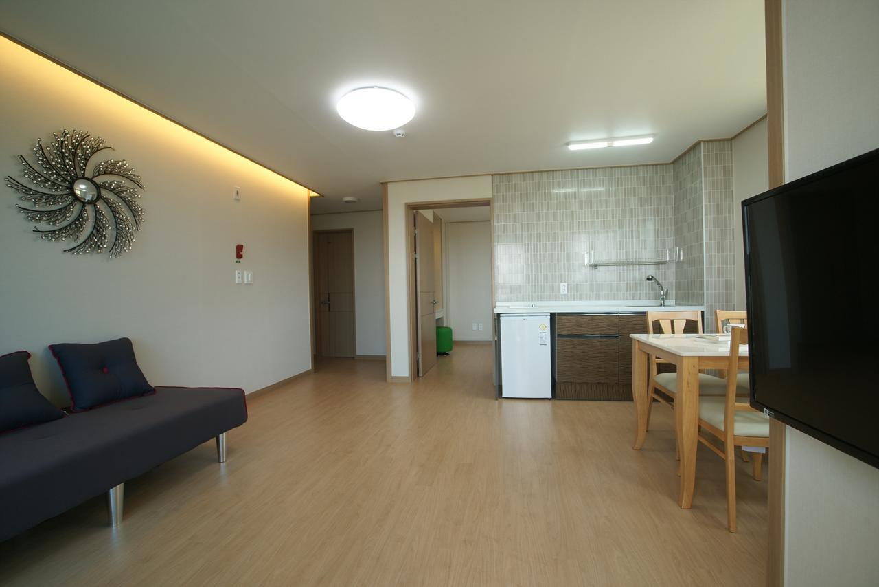 Jeju The Ocean Hill Pension Seogwipo Ngoại thất bức ảnh